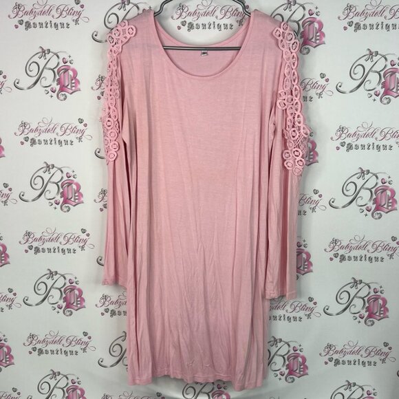 Dress lace pearls details sleeves Pink Long Sleeve Dress with Lace Details - Picture 1 of 8